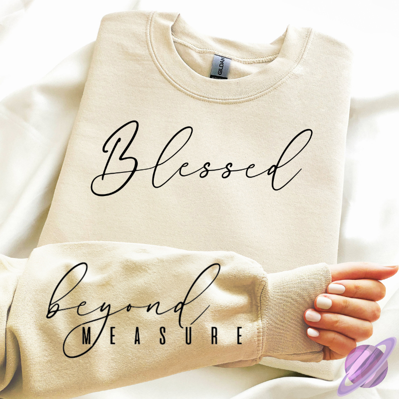 BLESSED SWEATSHIRT W/ SLEEVE PRINT